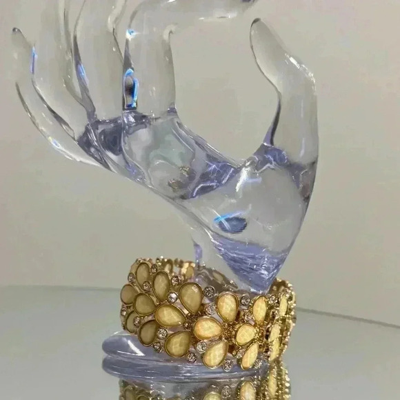 🆕💎Vintage Floral Stretch Bracelet - Picture 1 of 16
